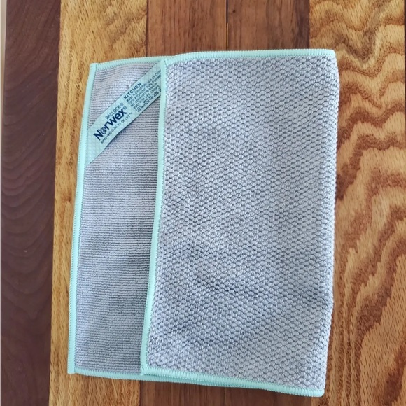 Limited Edition Kitchen Towel and Cloth Set - Graphite w/Seamist Trim, Diamond - Picture 10 of 10
